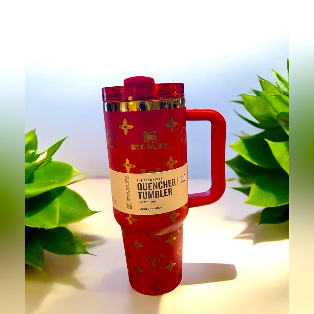 Stanley LV Quencher H2.0 Tumbler 40oz. ~ Fashion Pink 
✅ Limited Edition
